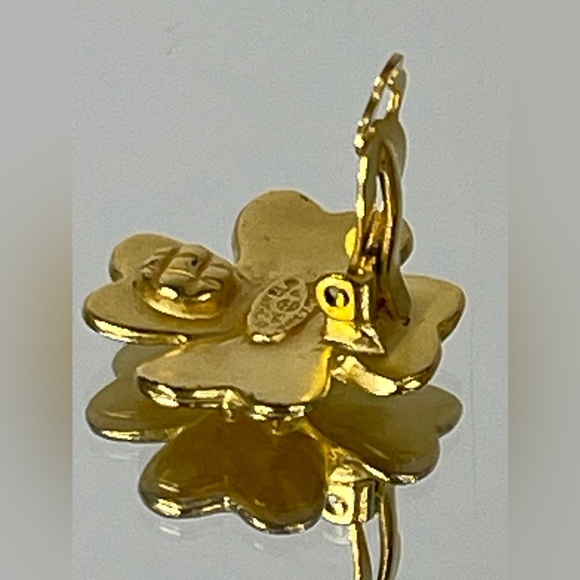 CHANEL CC Clover Clip On Earrings With Box - Picture 8 of 14